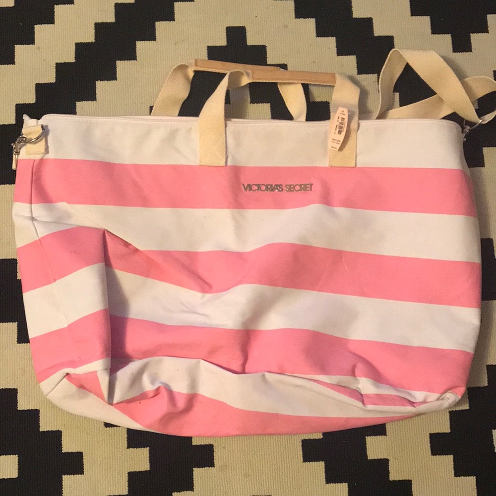 Weekender Travel Duffle with Shoulder Strap